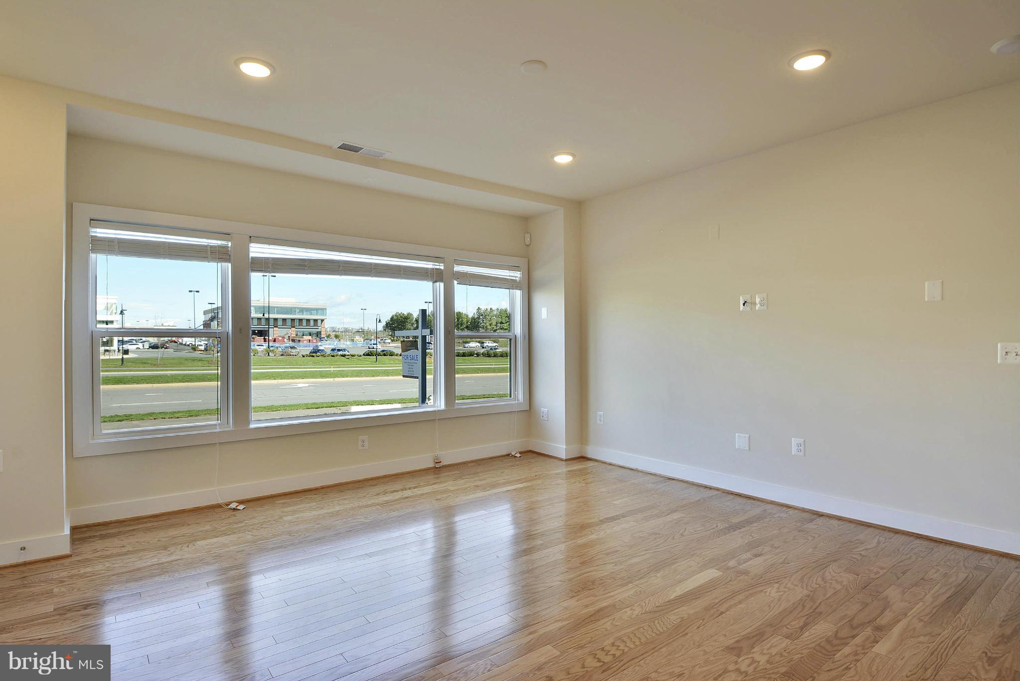 ONE LOUDOUN - Residential Lease