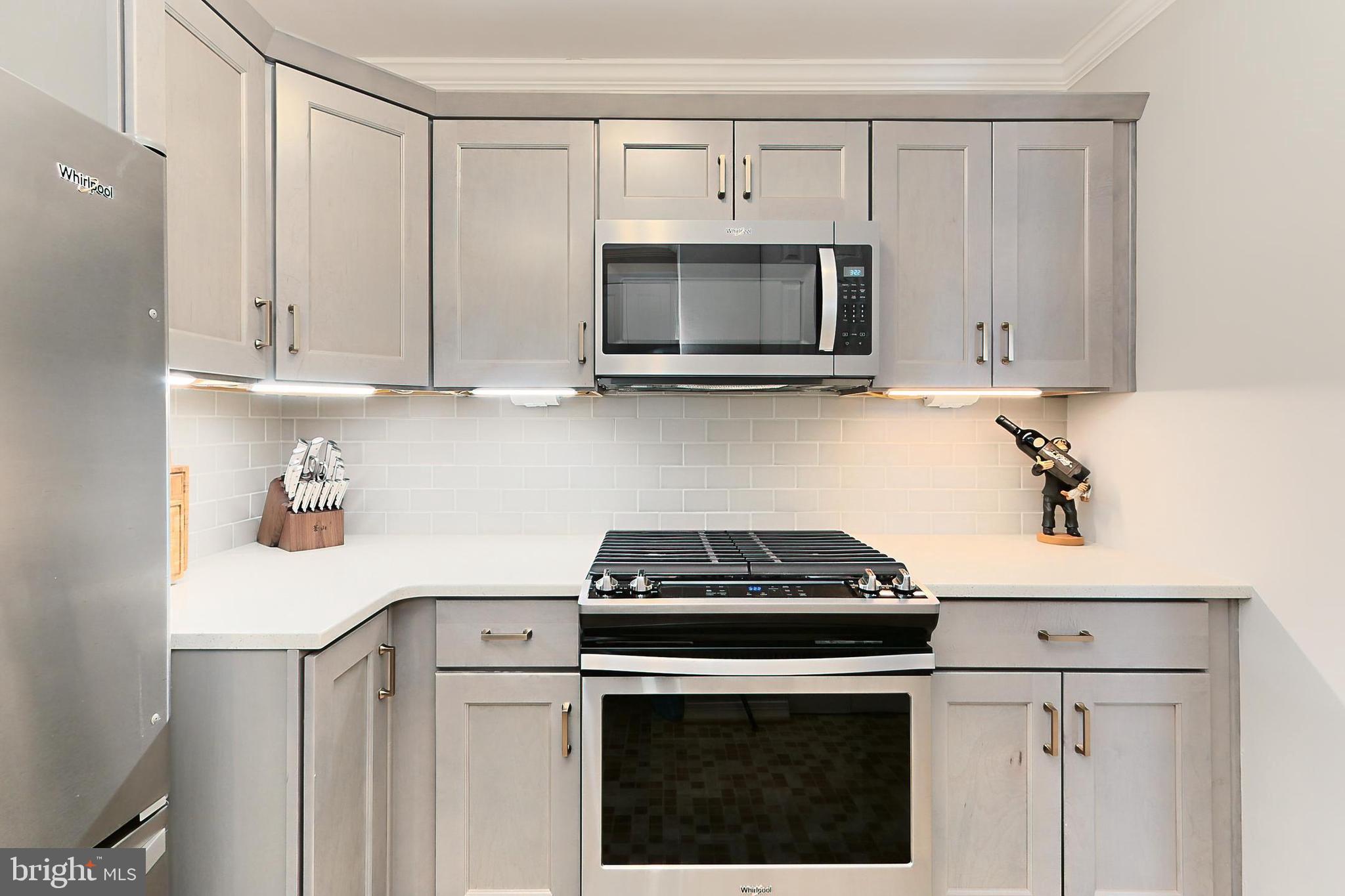 PORT ROYAL CONDOMINIUM - Residential