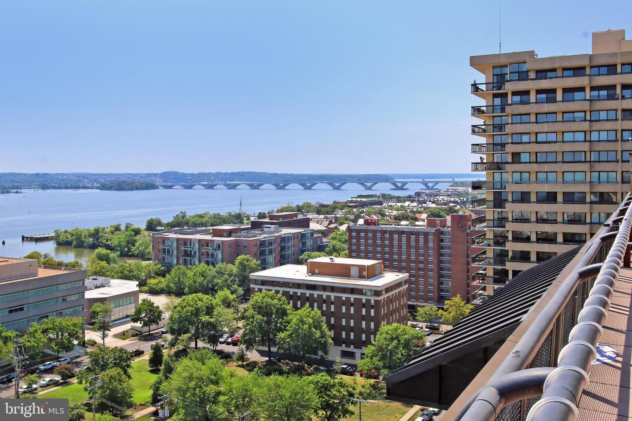 PORT ROYAL CONDOMINIUM - Residential