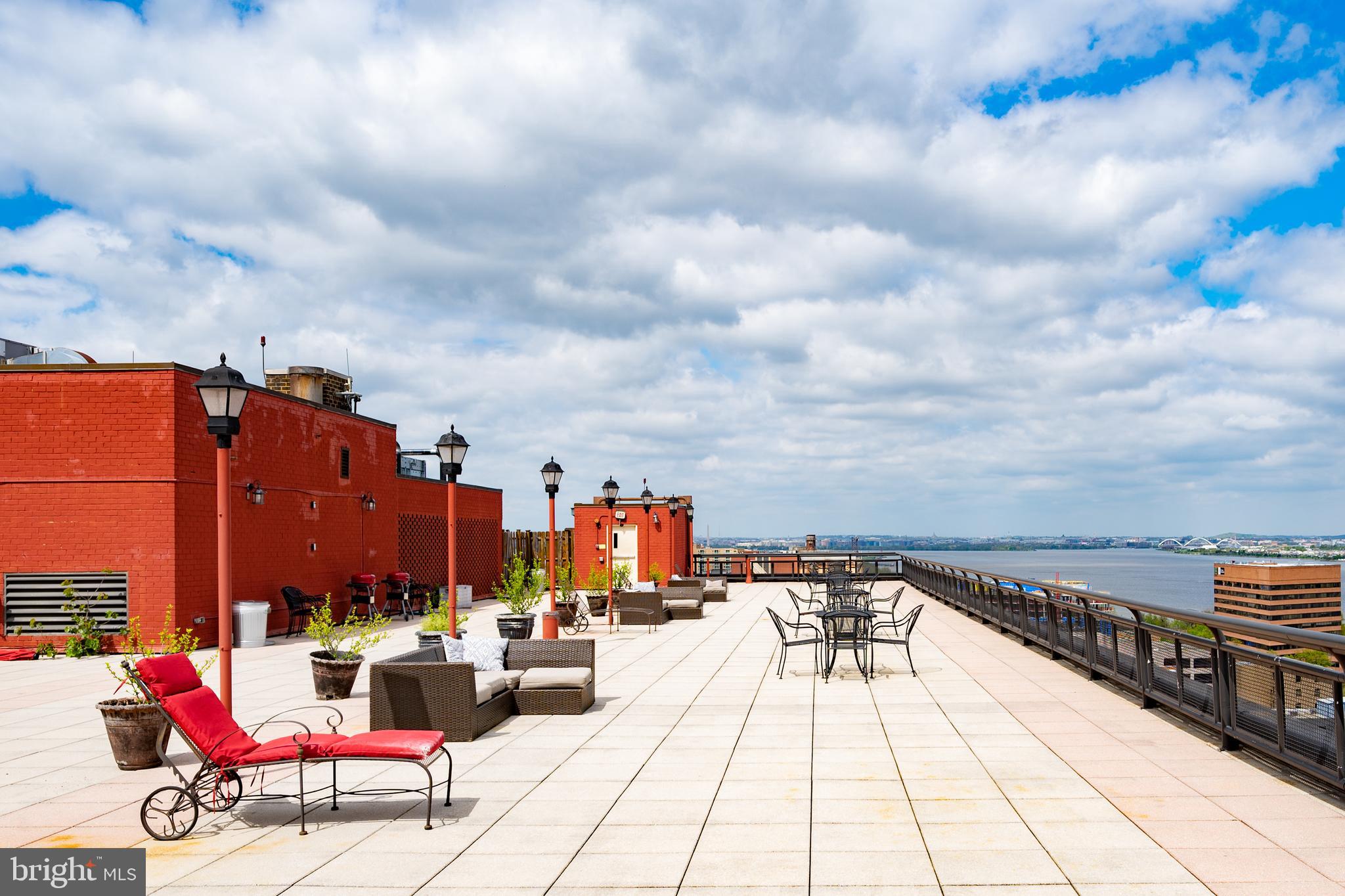 PORT ROYAL CONDOMINIUM - Residential