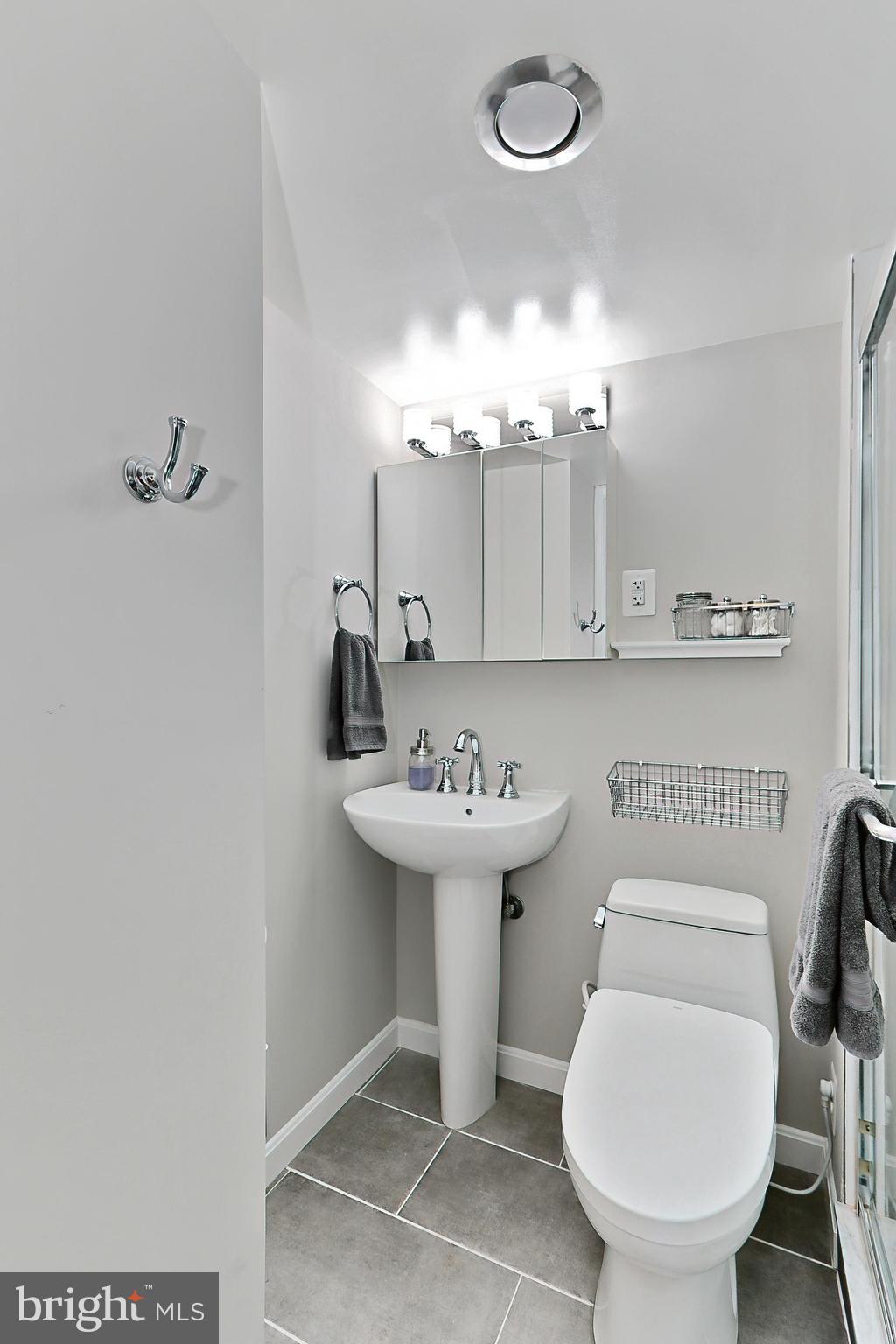 PORT ROYAL CONDOMINIUM - Residential