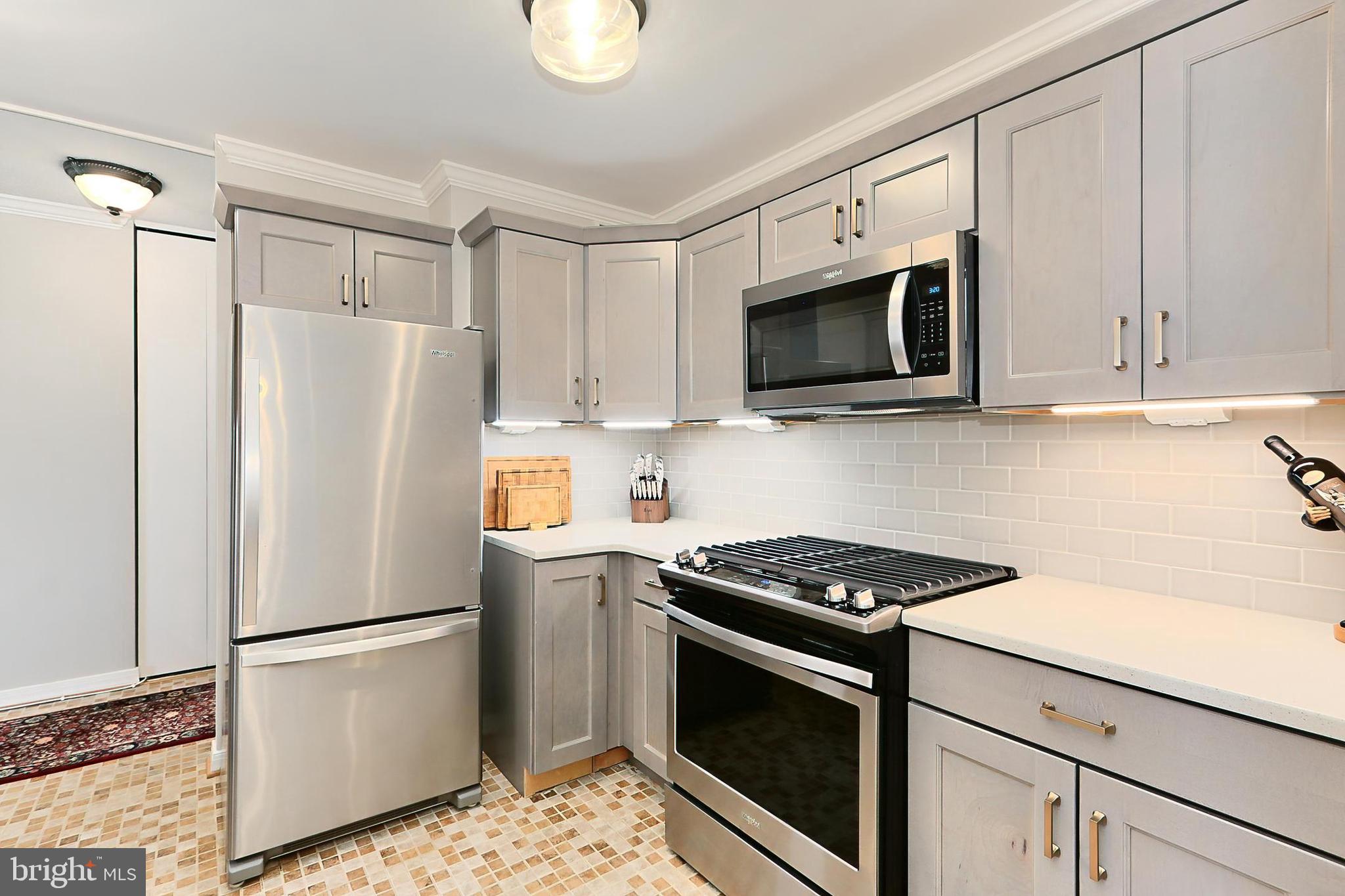 PORT ROYAL CONDOMINIUM - Residential