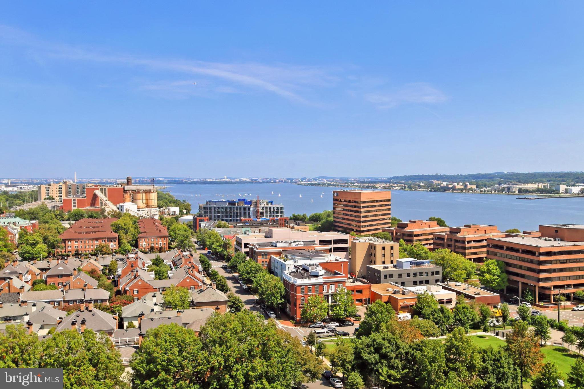 PORT ROYAL CONDOMINIUM - Residential