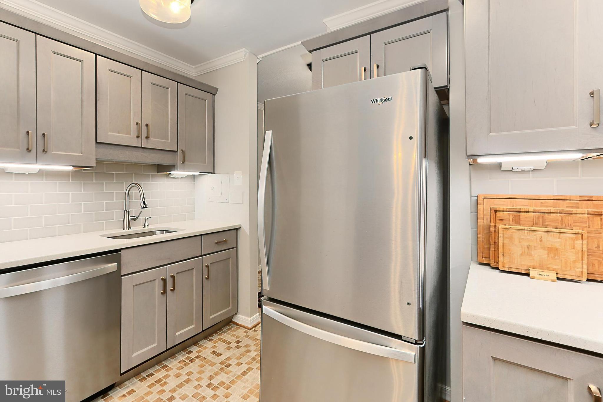 PORT ROYAL CONDOMINIUM - Residential