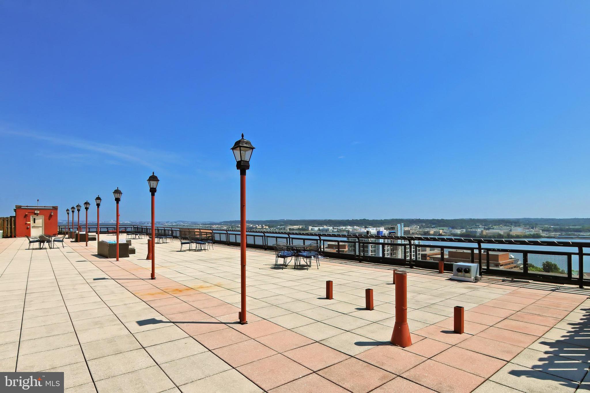 PORT ROYAL CONDOMINIUM - Residential