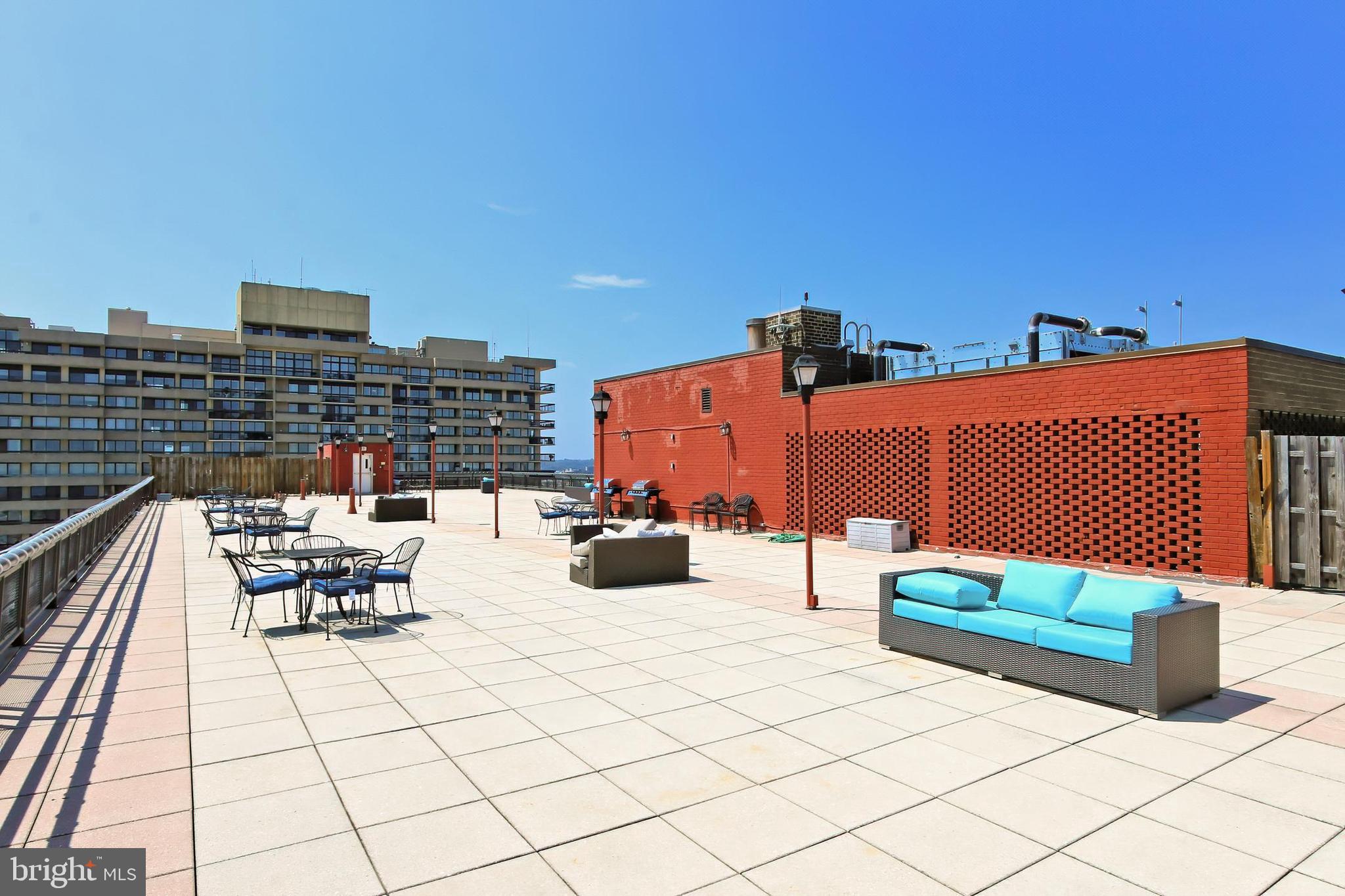 PORT ROYAL CONDOMINIUM - Residential