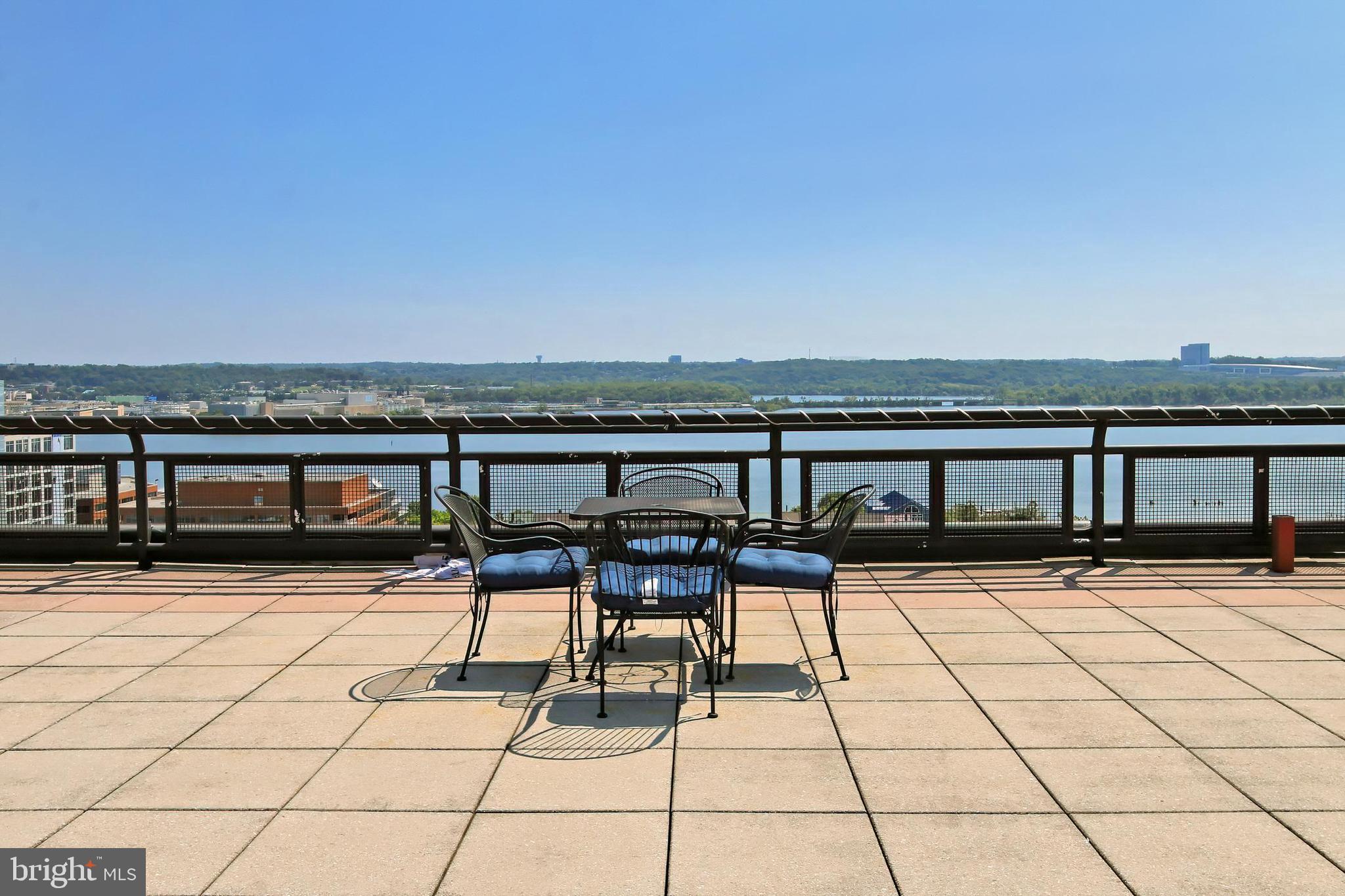 PORT ROYAL CONDOMINIUM - Residential