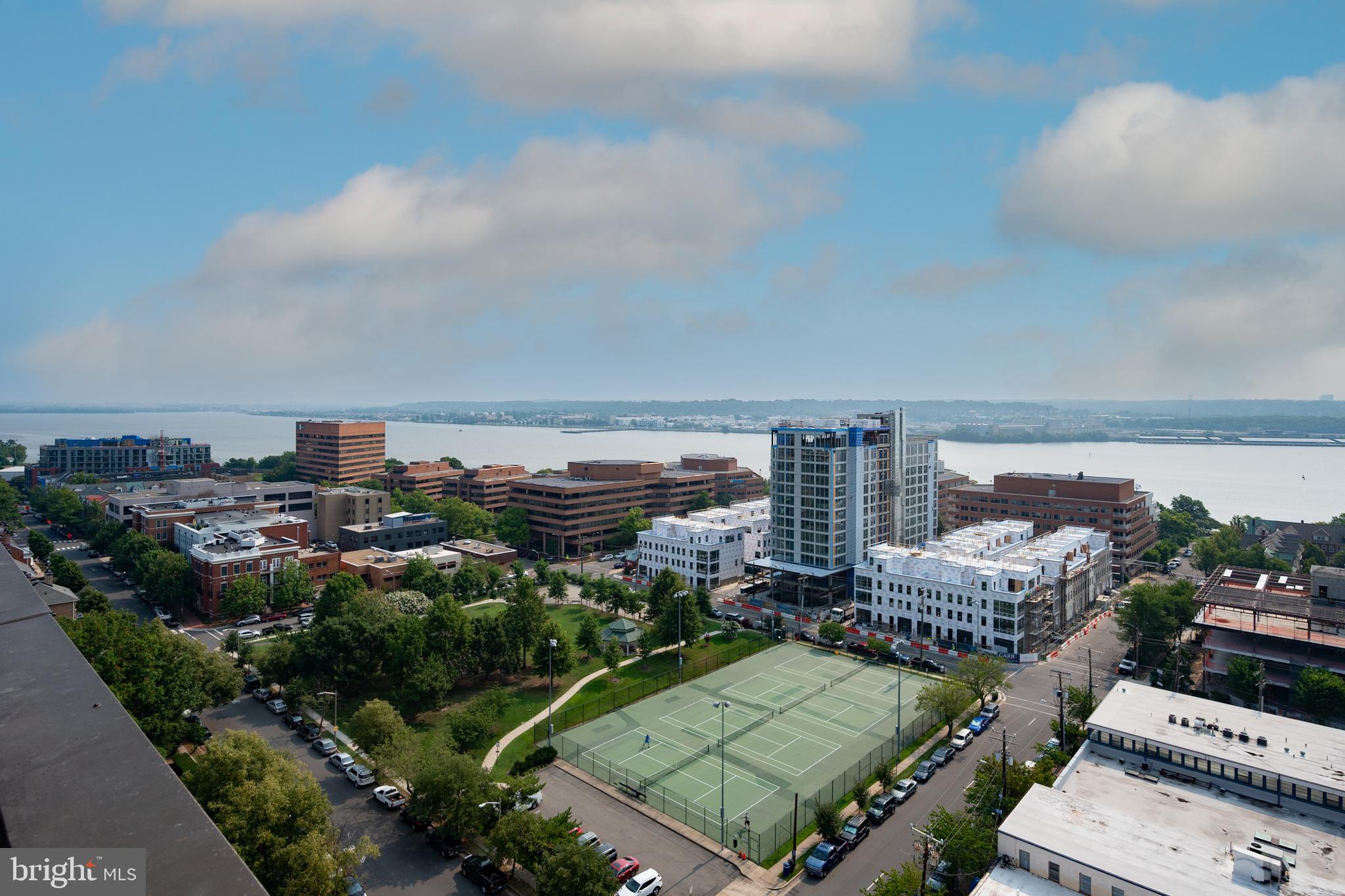 PORT ROYAL CONDOMINIUM - Residential