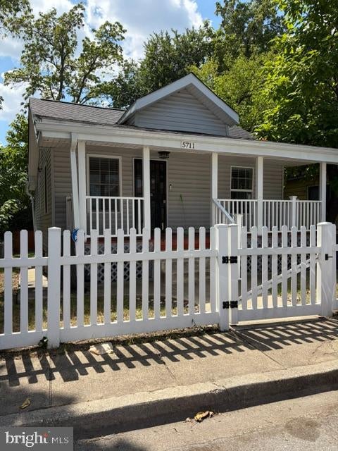 Homes For Sale - 5711 J Street<br/> CAPITOL HEIGHTS, MD 20743