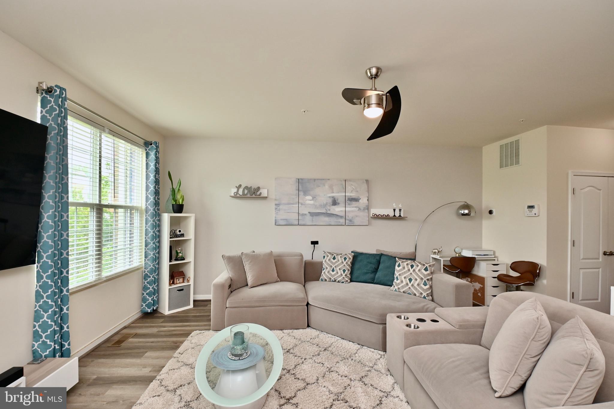 CHELSEA MANOR - Residential