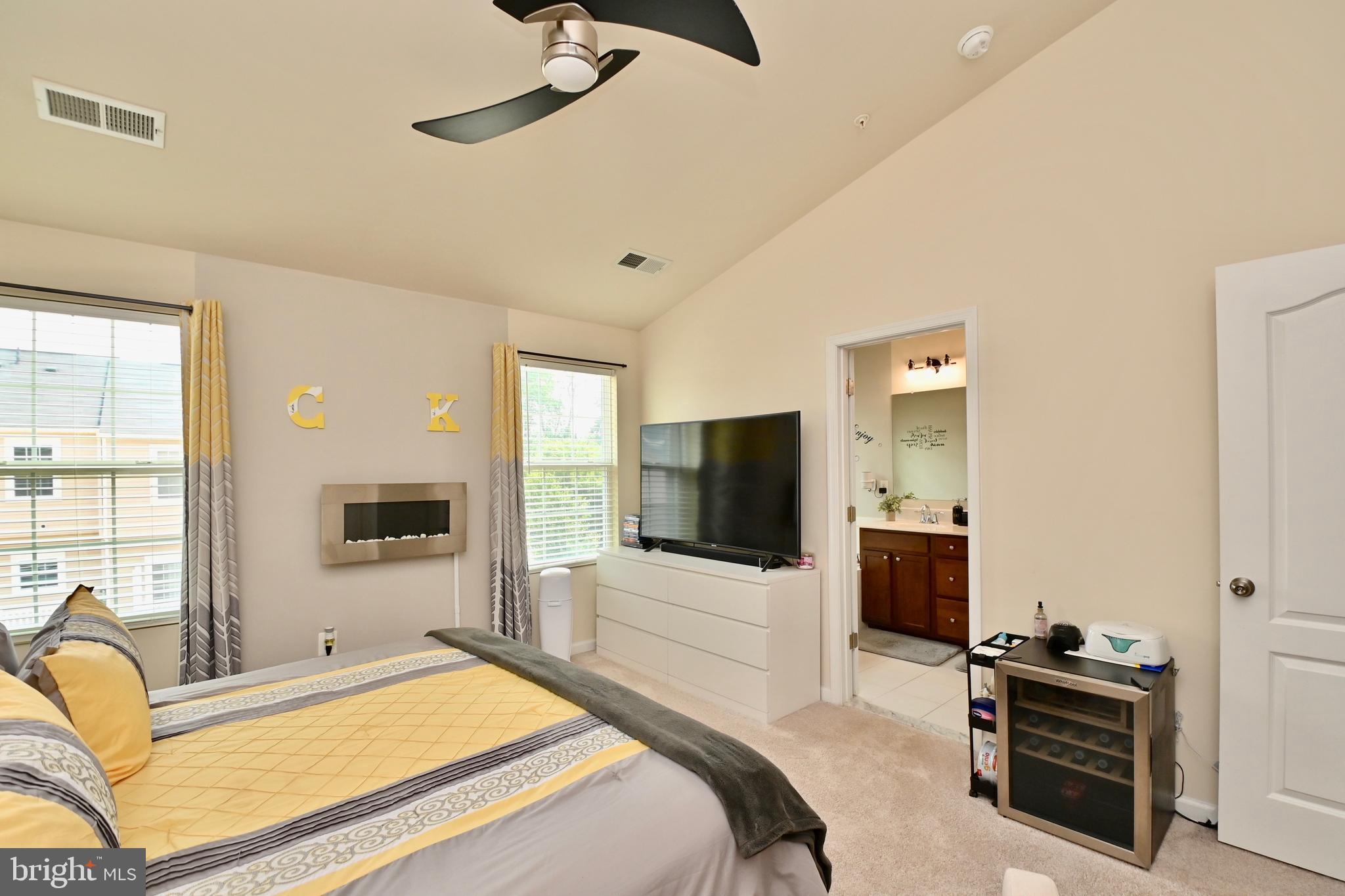 CHELSEA MANOR - Residential