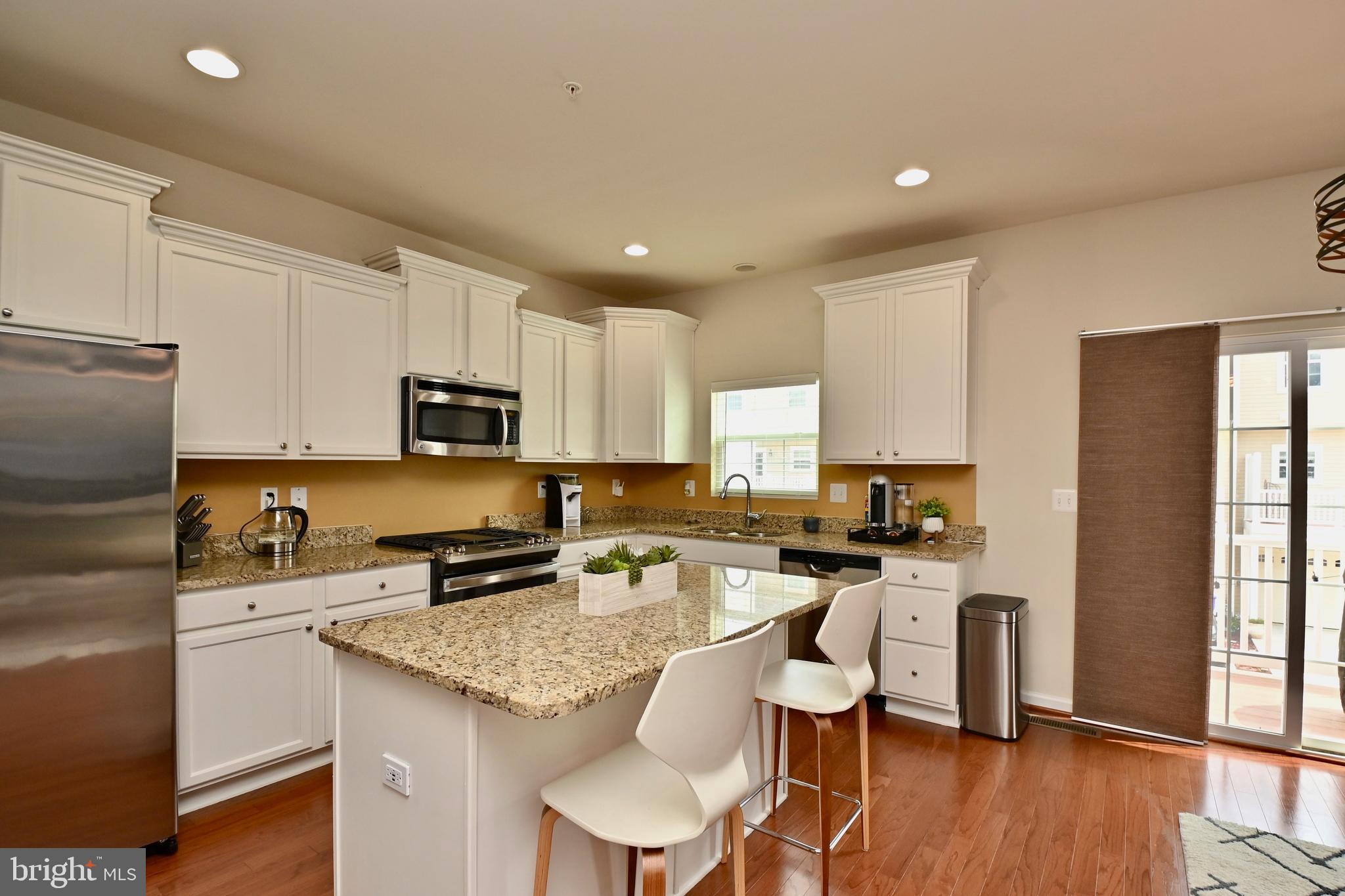 CHELSEA MANOR - Residential