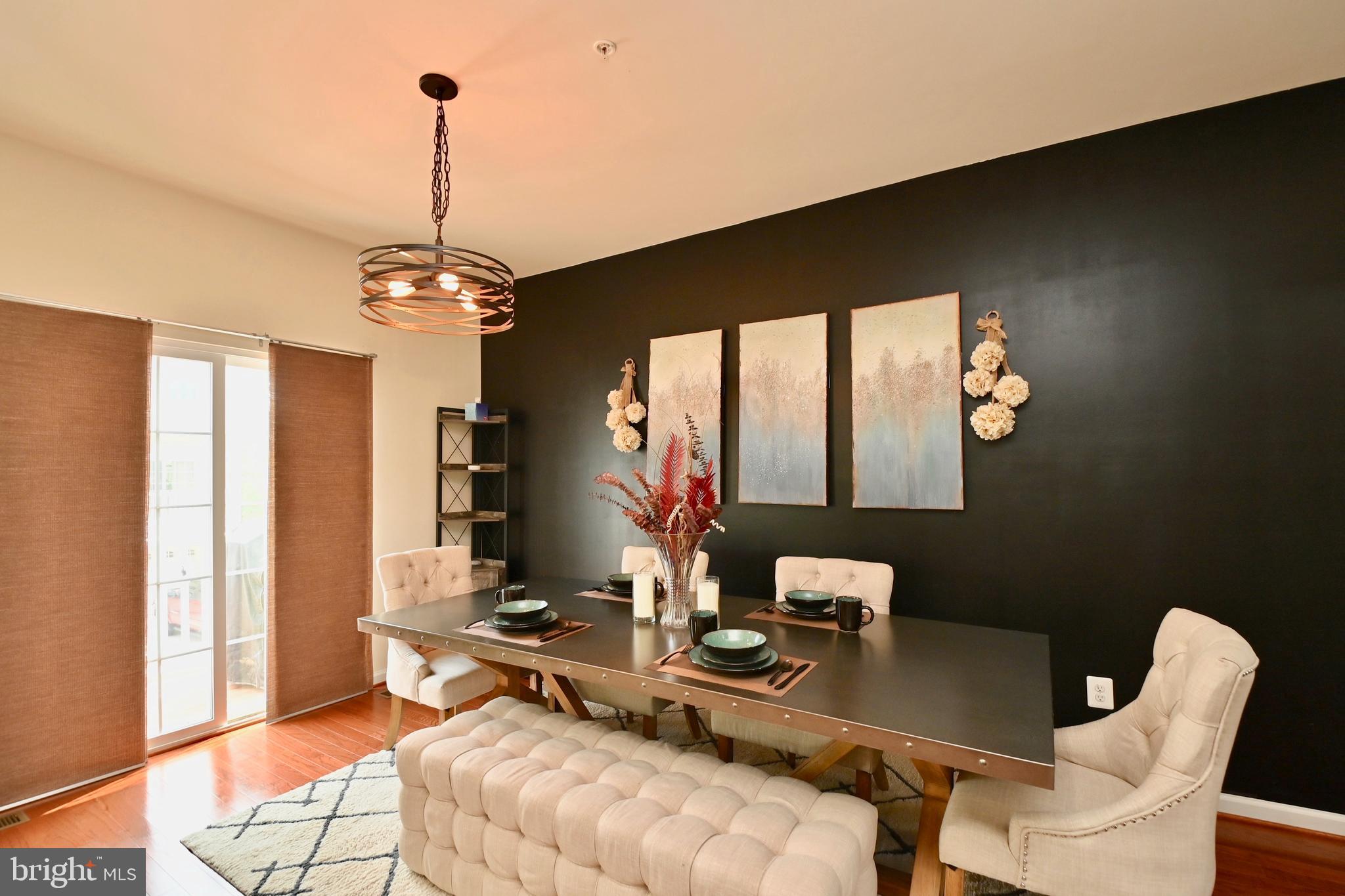 CHELSEA MANOR - Residential