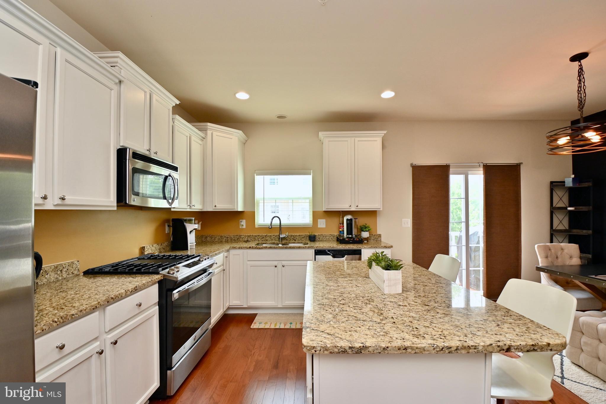 CHELSEA MANOR - Residential