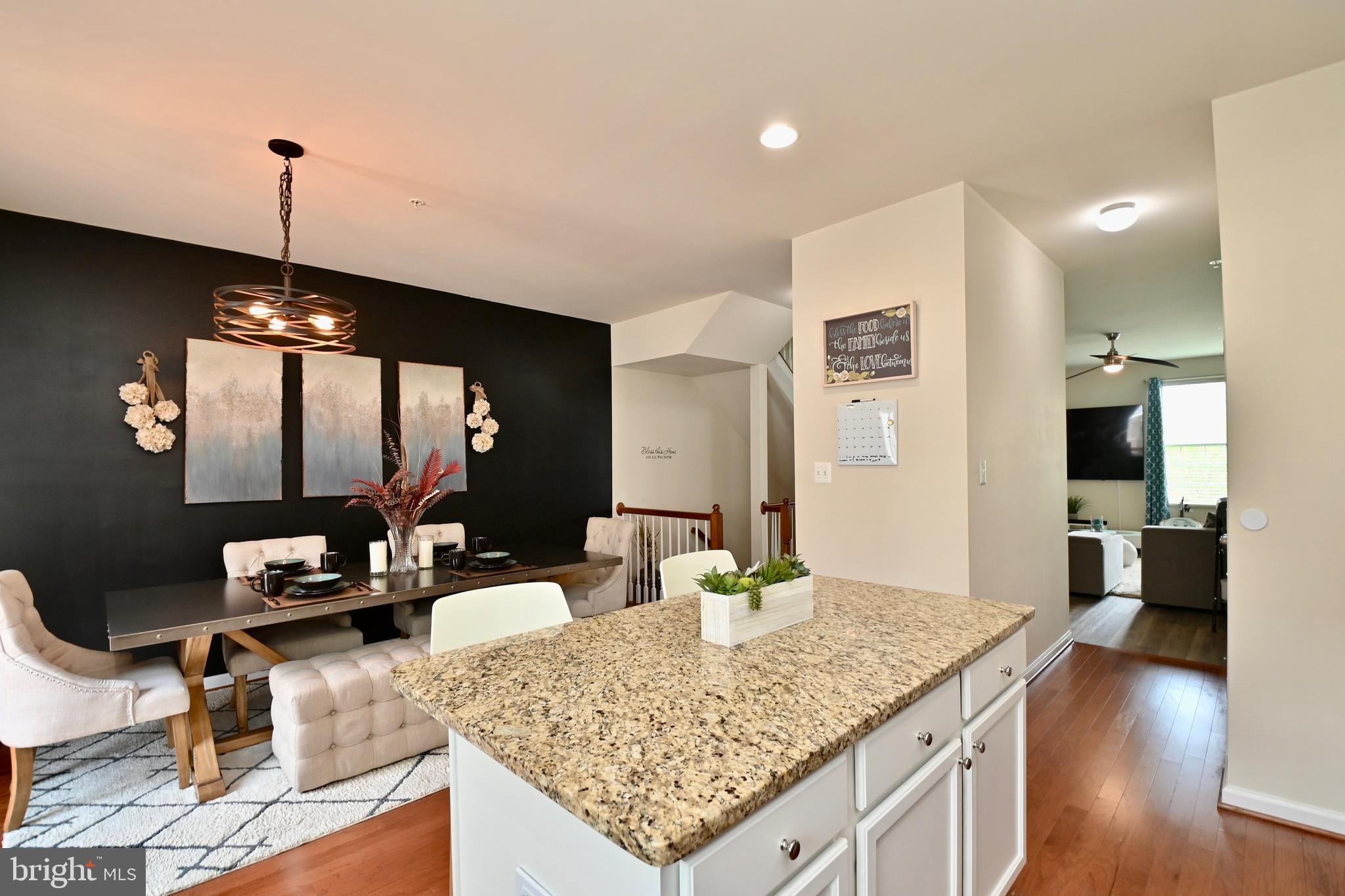 CHELSEA MANOR - Residential