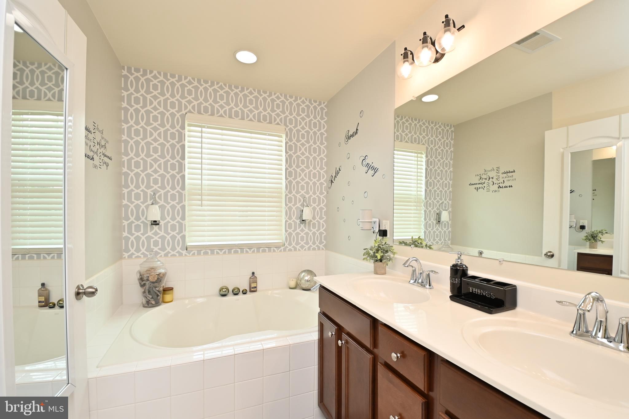 CHELSEA MANOR - Residential