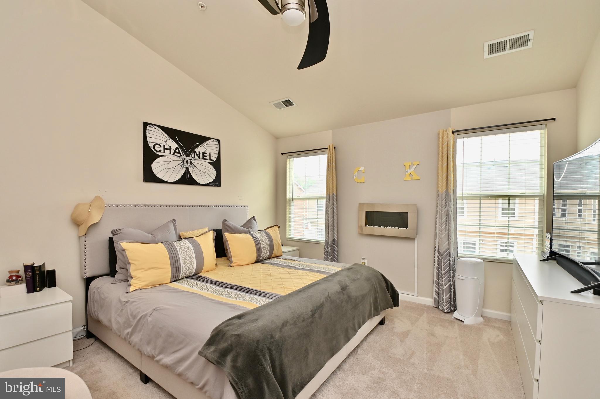 CHELSEA MANOR - Residential