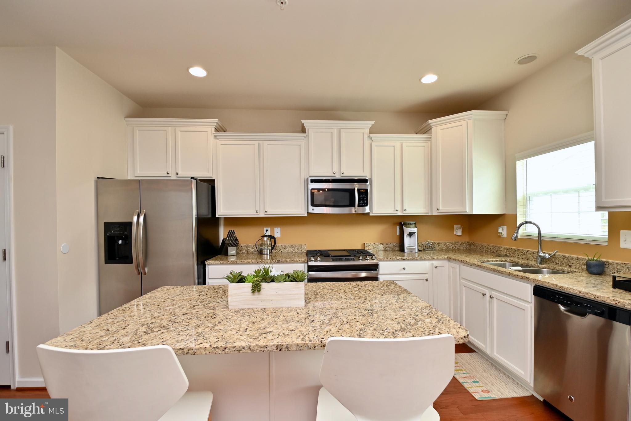 CHELSEA MANOR - Residential