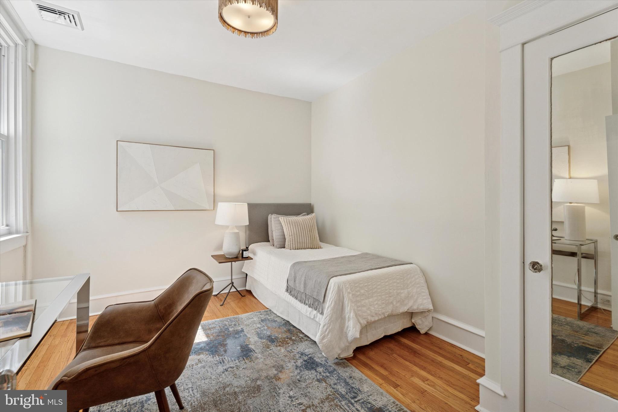 CHESTNUT HILL - Residential