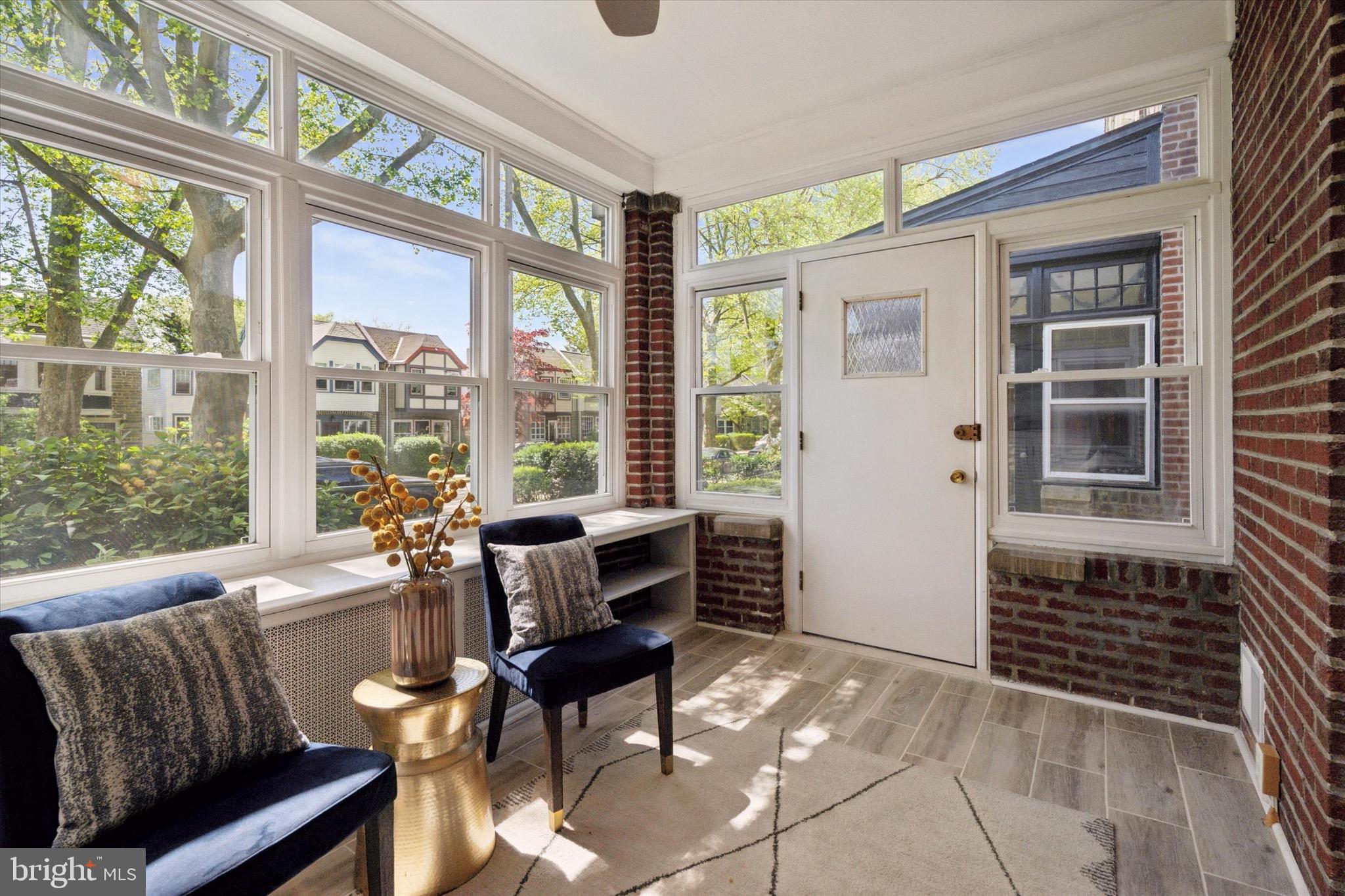 CHESTNUT HILL - Residential