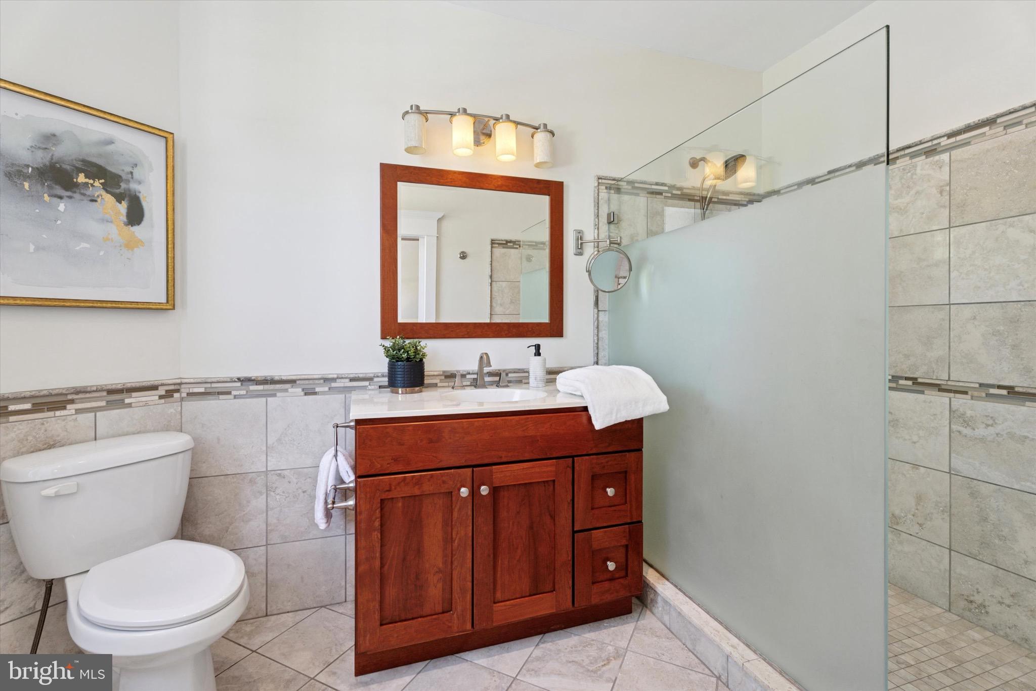 CHESTNUT HILL - Residential