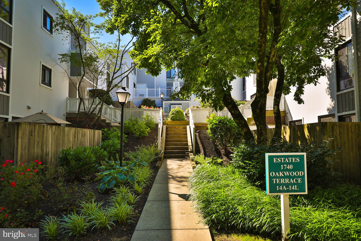 OAK HILL - Residential