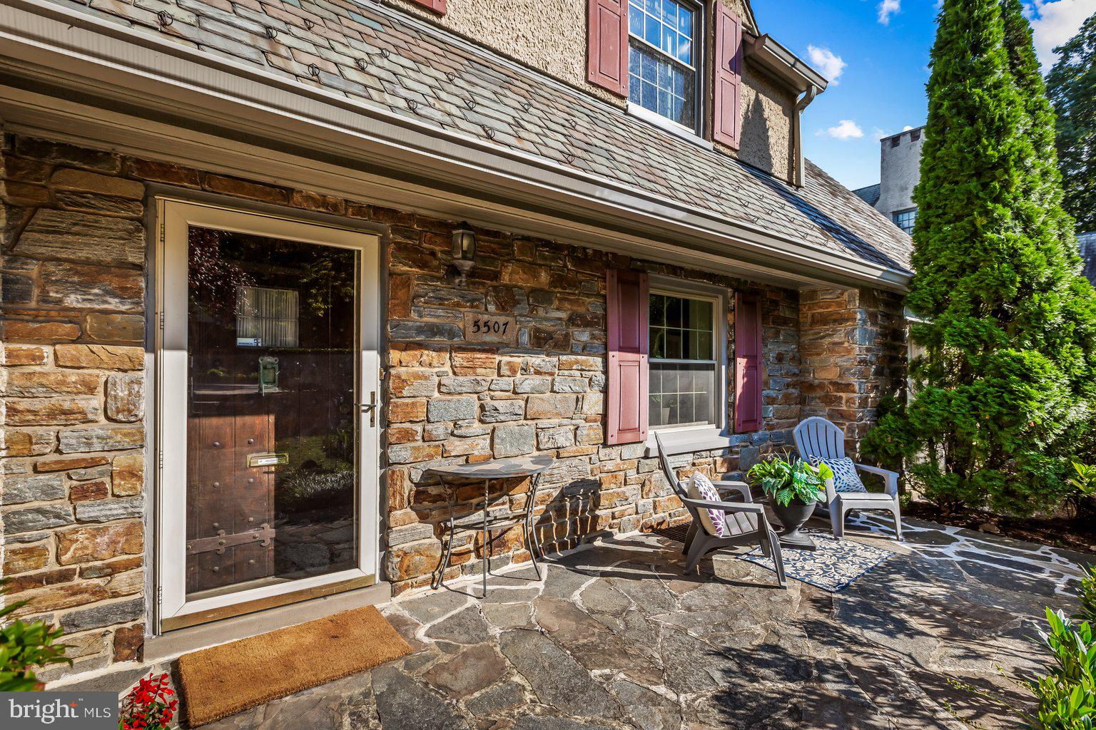 NORTH ROLAND PARK - Residential