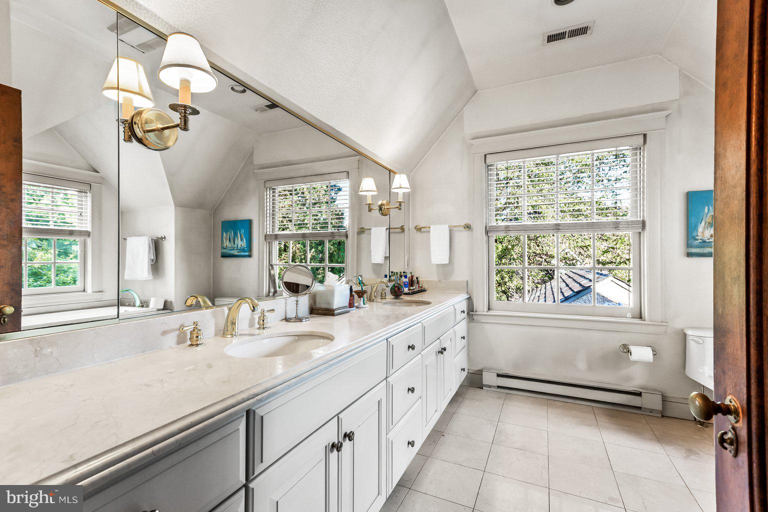 NORTH ROLAND PARK - Residential