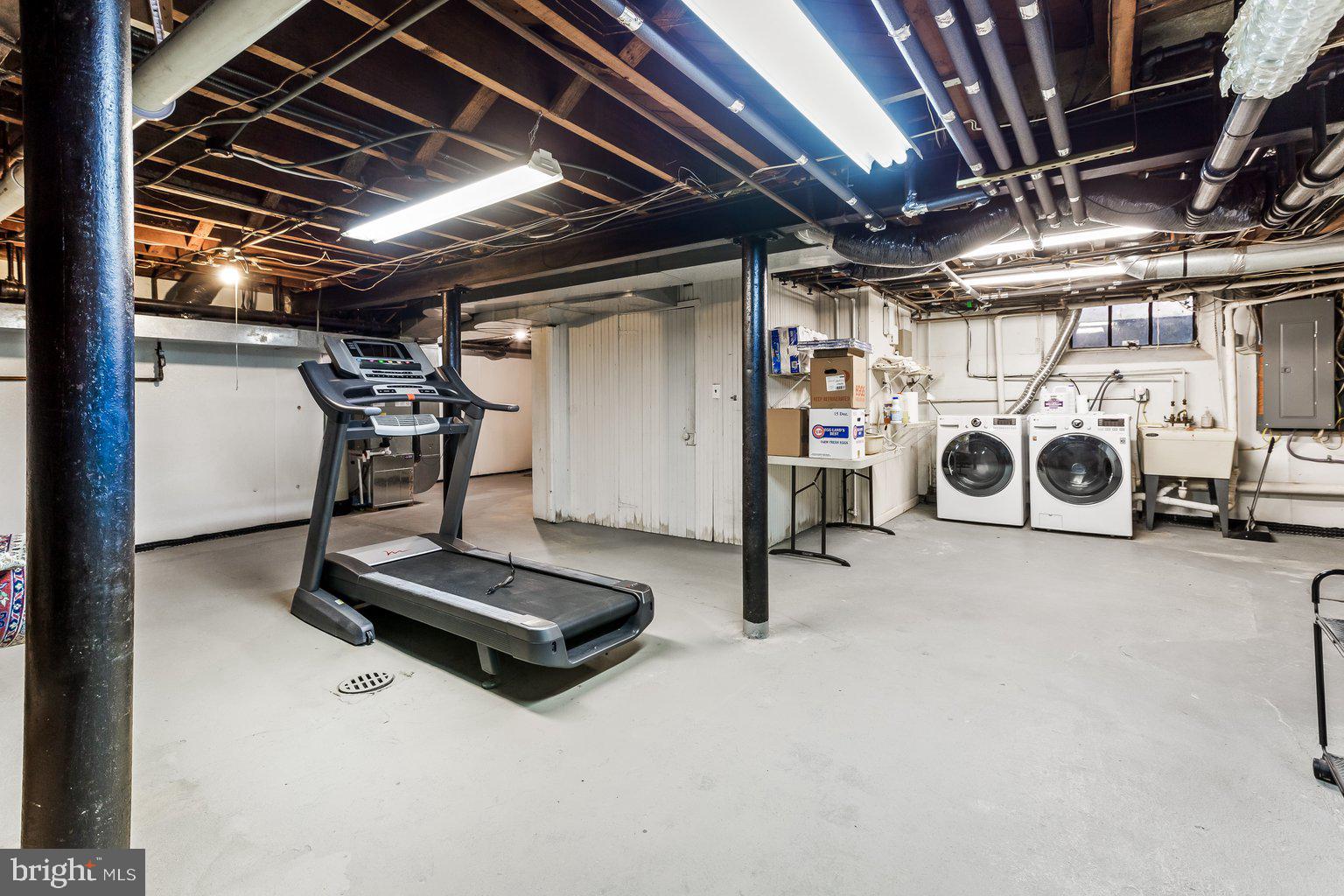 NORTH ROLAND PARK - Residential