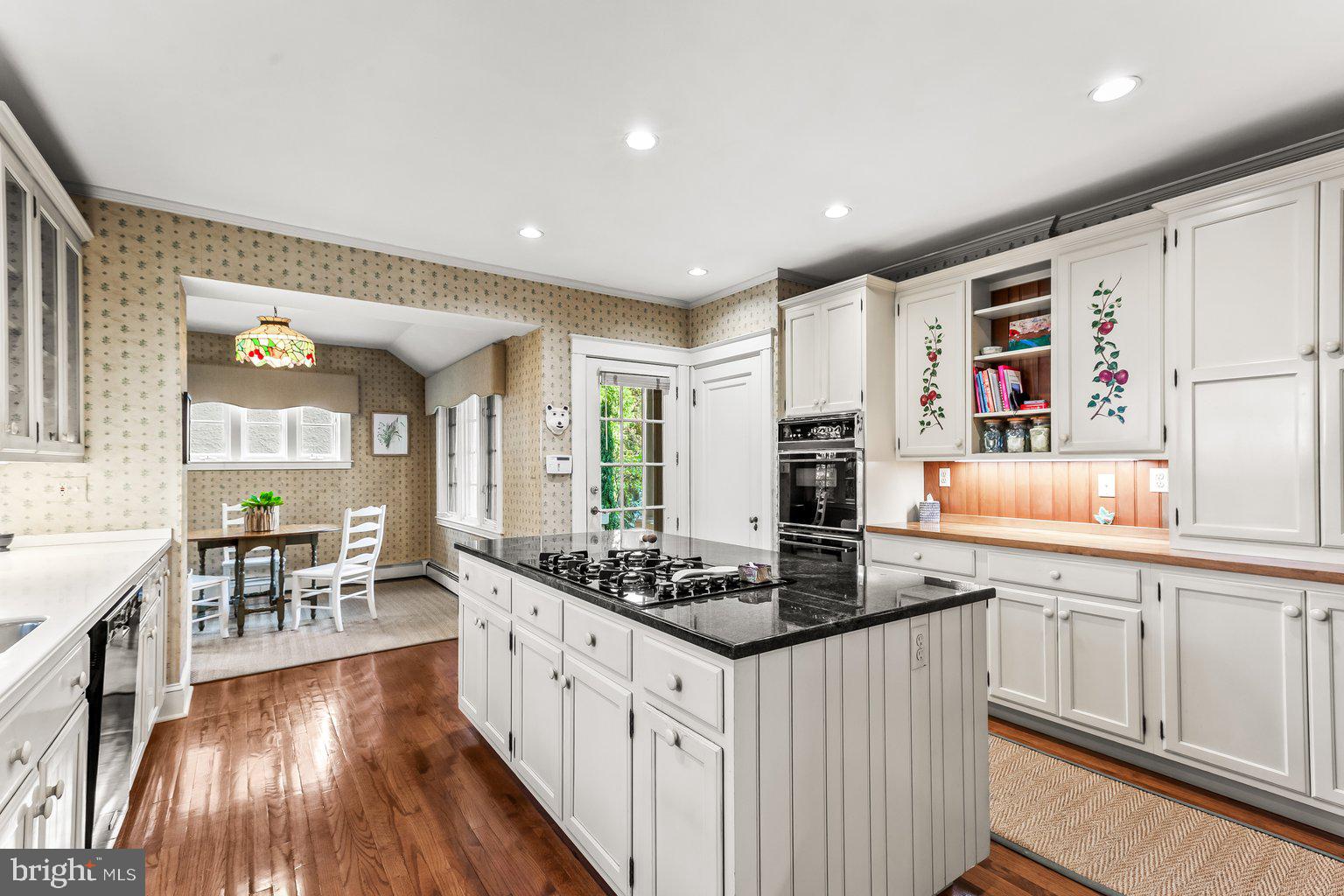 NORTH ROLAND PARK - Residential