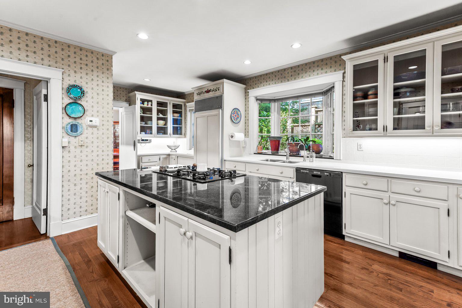 NORTH ROLAND PARK - Residential