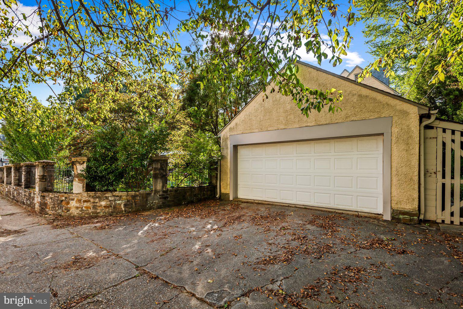 NORTH ROLAND PARK - Residential