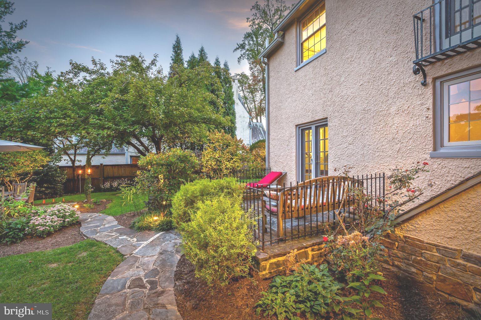 NORTH ROLAND PARK - Residential