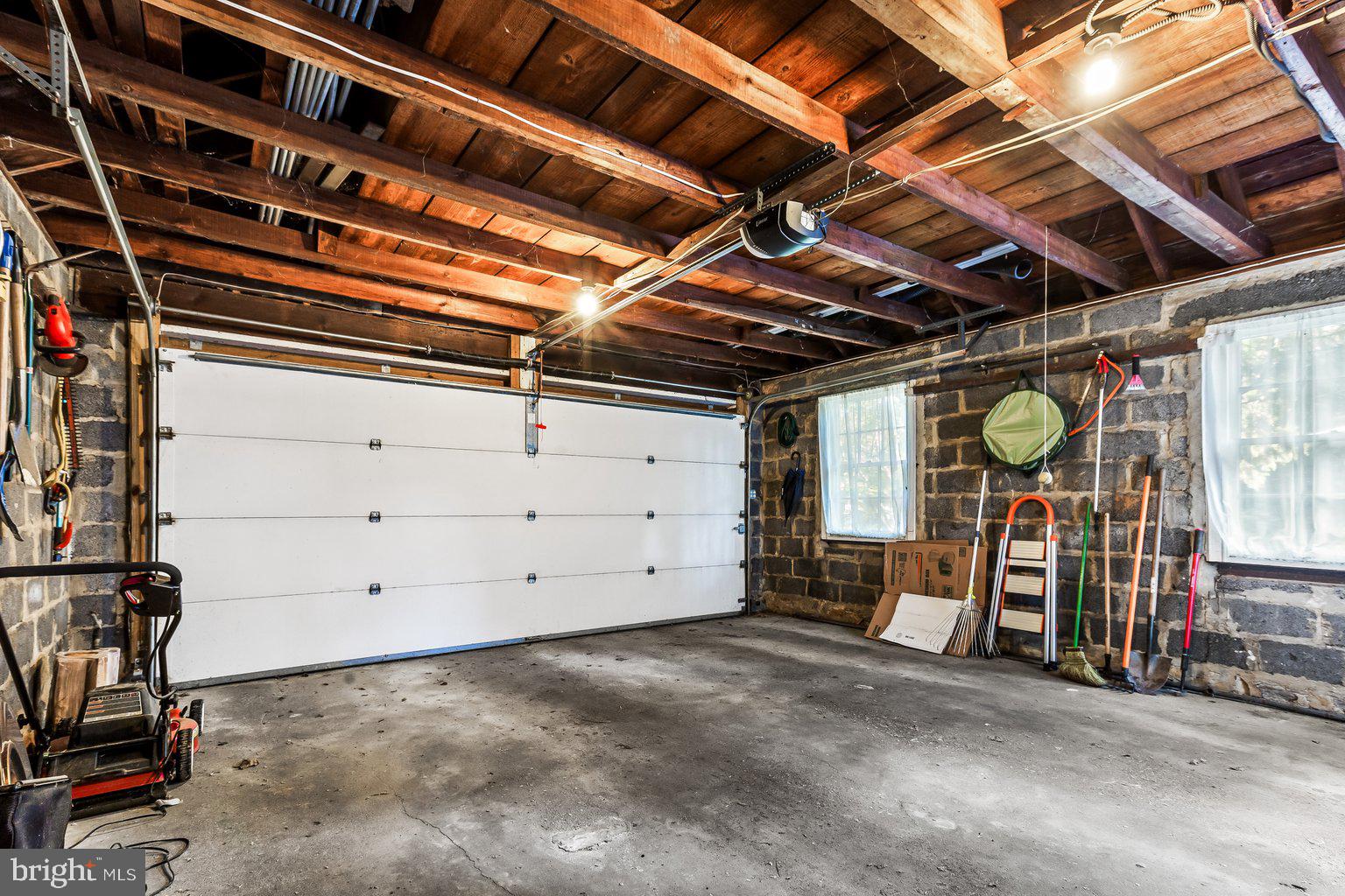 NORTH ROLAND PARK - Residential