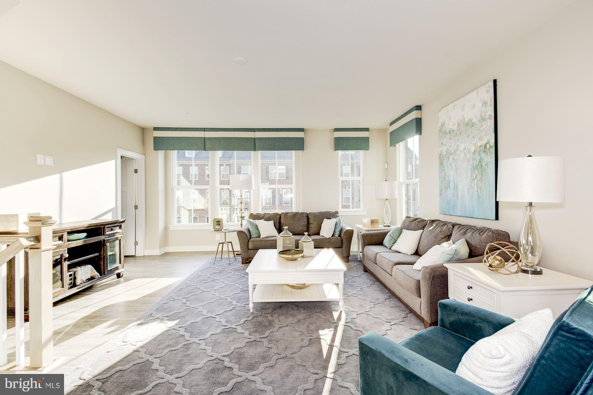 WESTCHESTER SQUARE - Residential