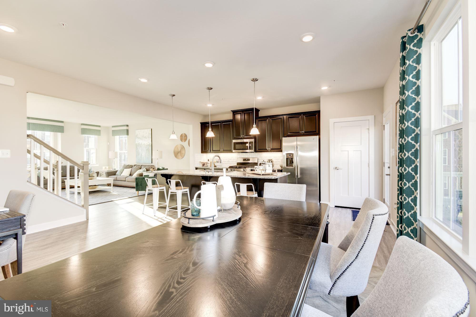 WESTCHESTER SQUARE - Residential