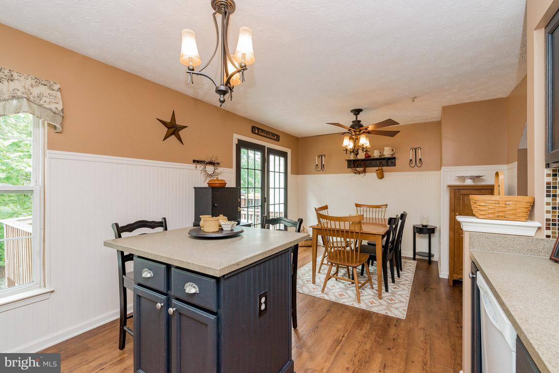 FOX CHASE - Residential