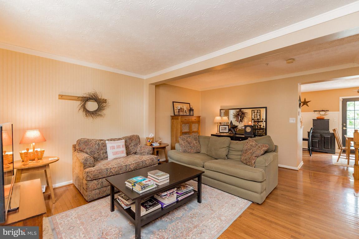 FOX CHASE - Residential