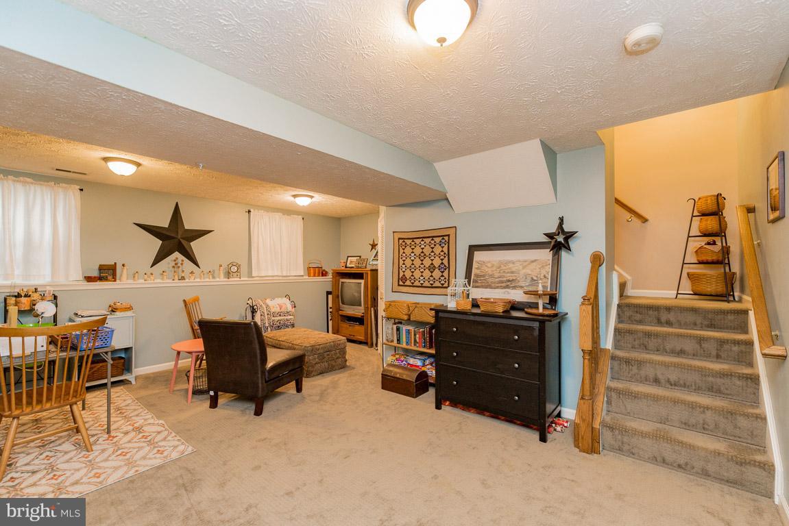 FOX CHASE - Residential