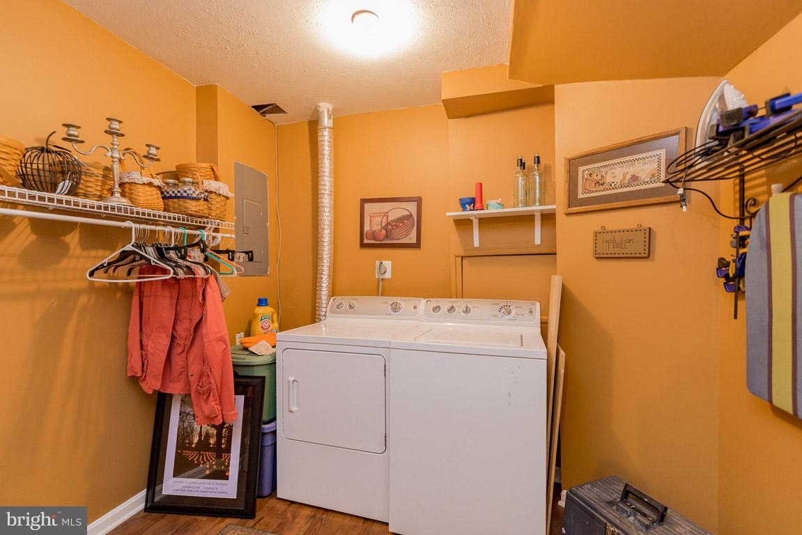 FOX CHASE - Residential