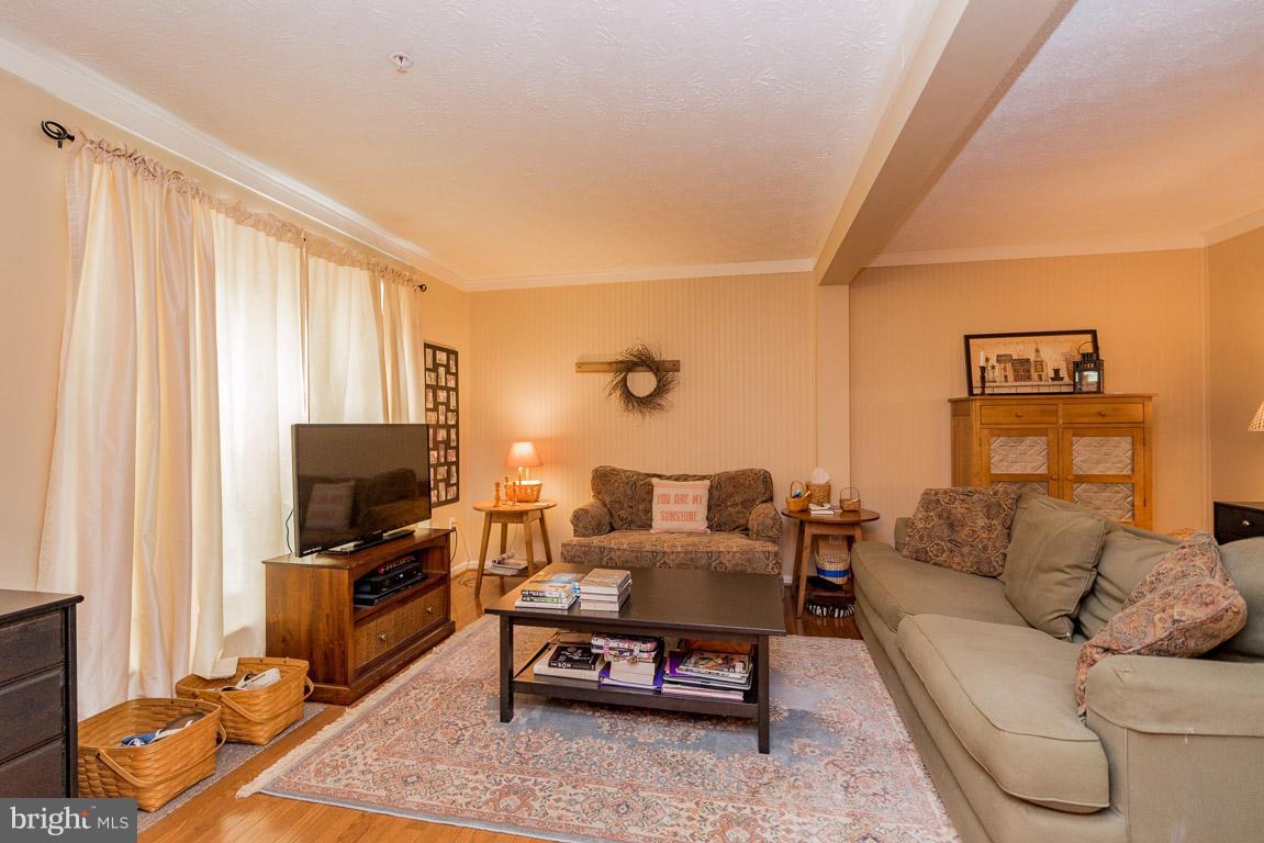 FOX CHASE - Residential