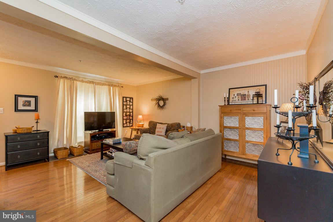 FOX CHASE - Residential