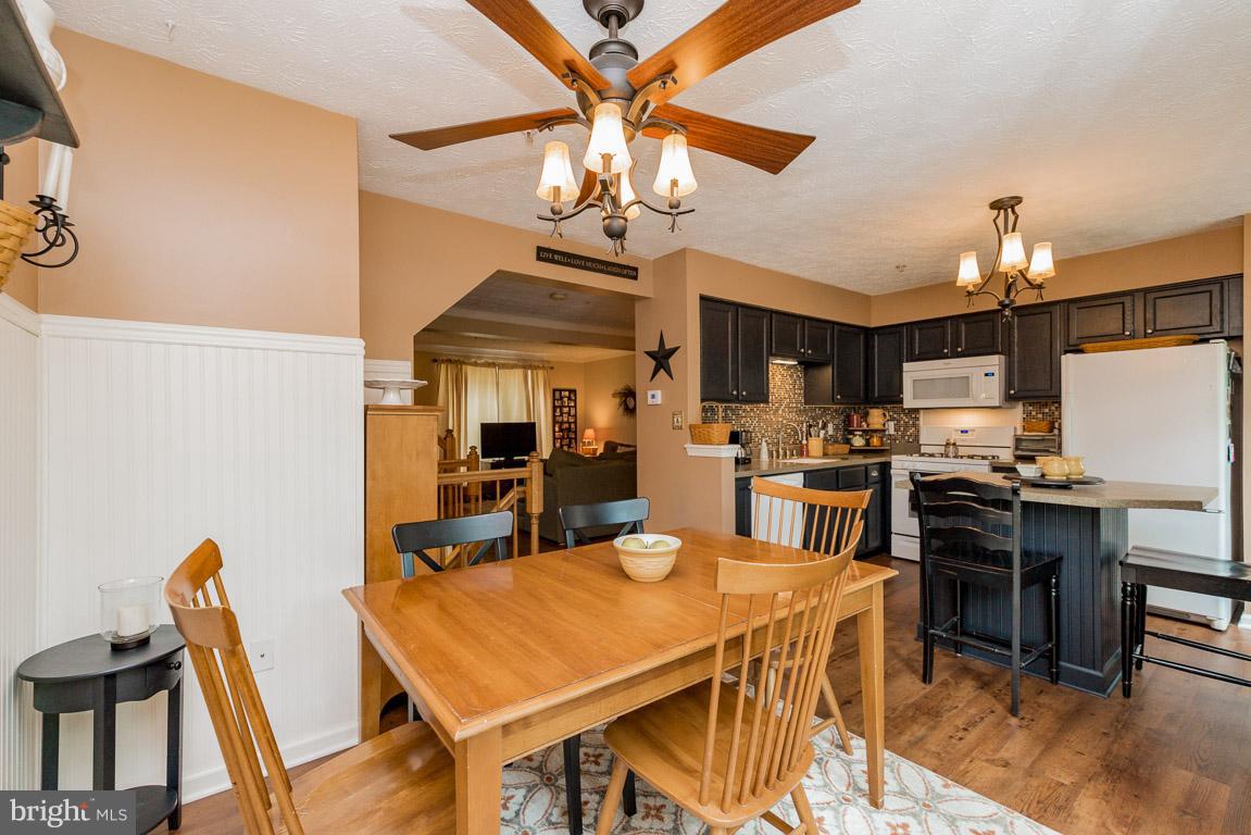 FOX CHASE - Residential