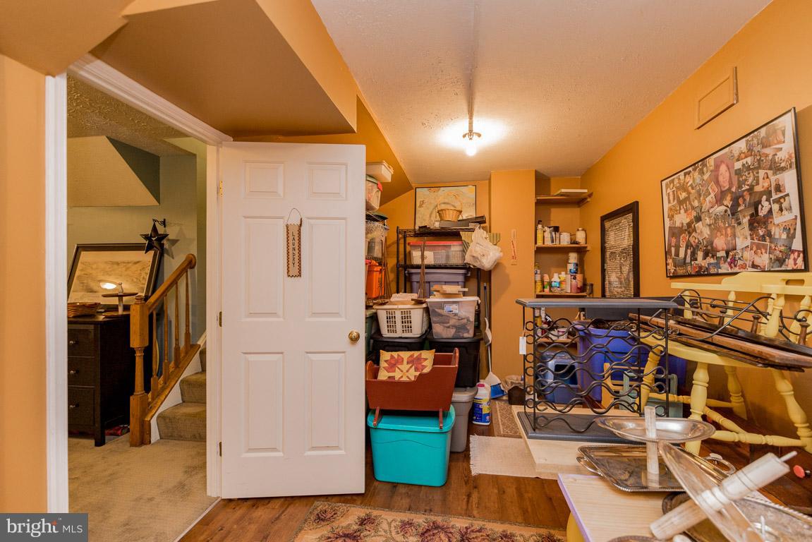 FOX CHASE - Residential