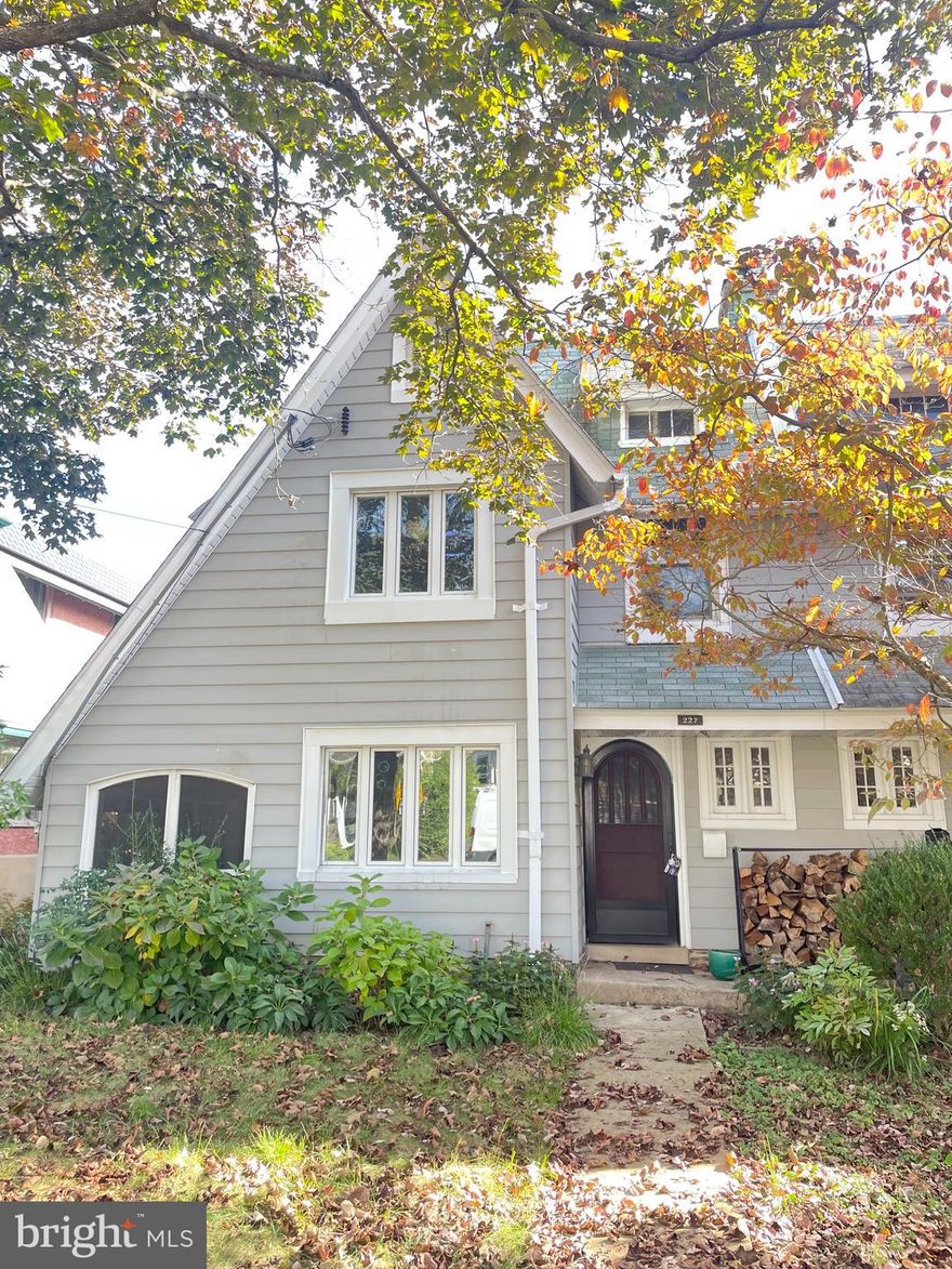 Wonderful home on a great residential street in Narberth.  Updated kitchen and bathrooms.  Finished Basement.  Communal back yard space shared with neighbor.  Close to the city, and a short walk to everything downtown Narberth has to offer. 

Current furniture is available to be used by tenant or can be removed by landlord.  

Landlord is committed to providing an inclusive and discrimination-free environment.