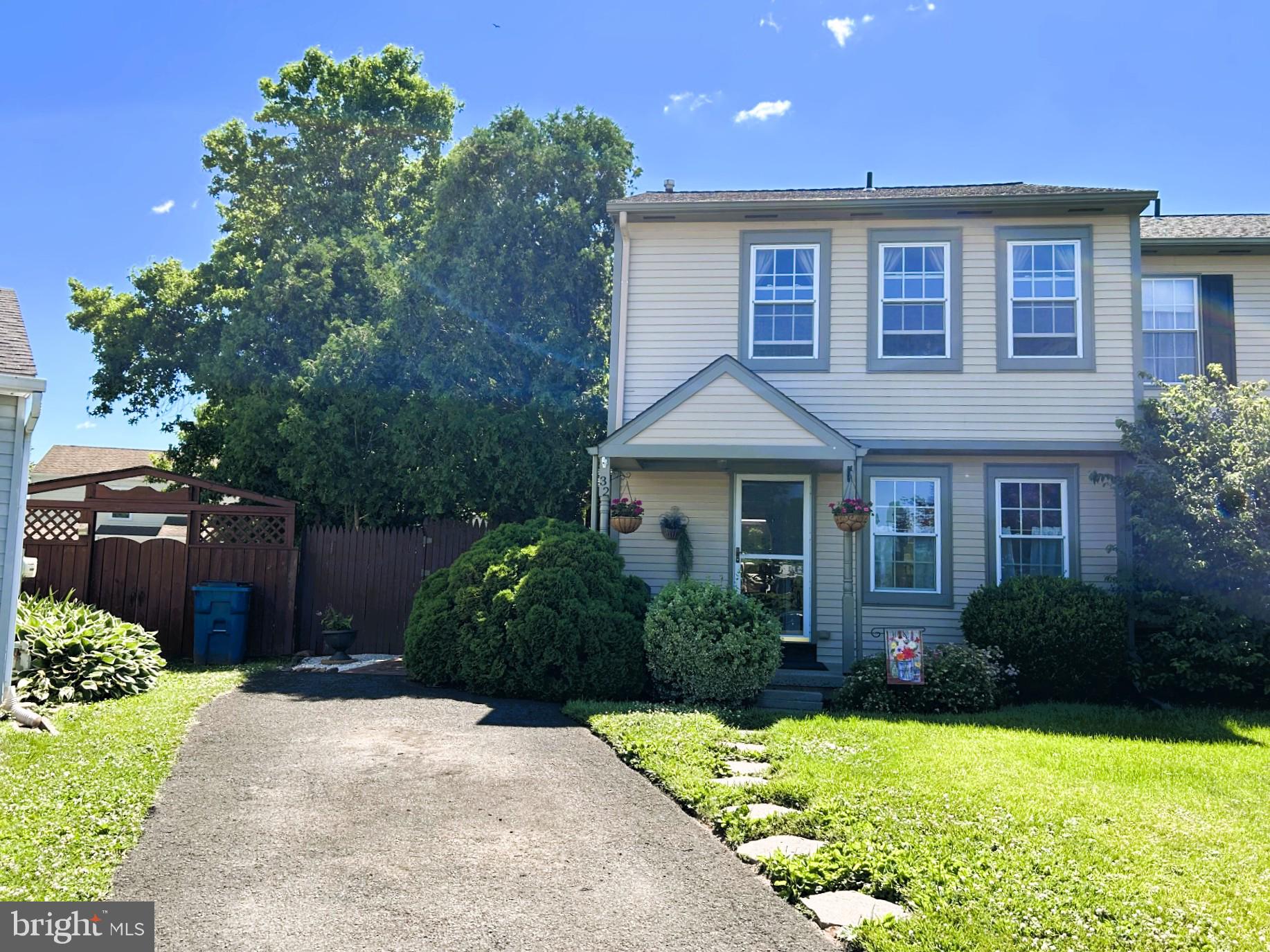 32 STEEPLECHASE CIRCLE