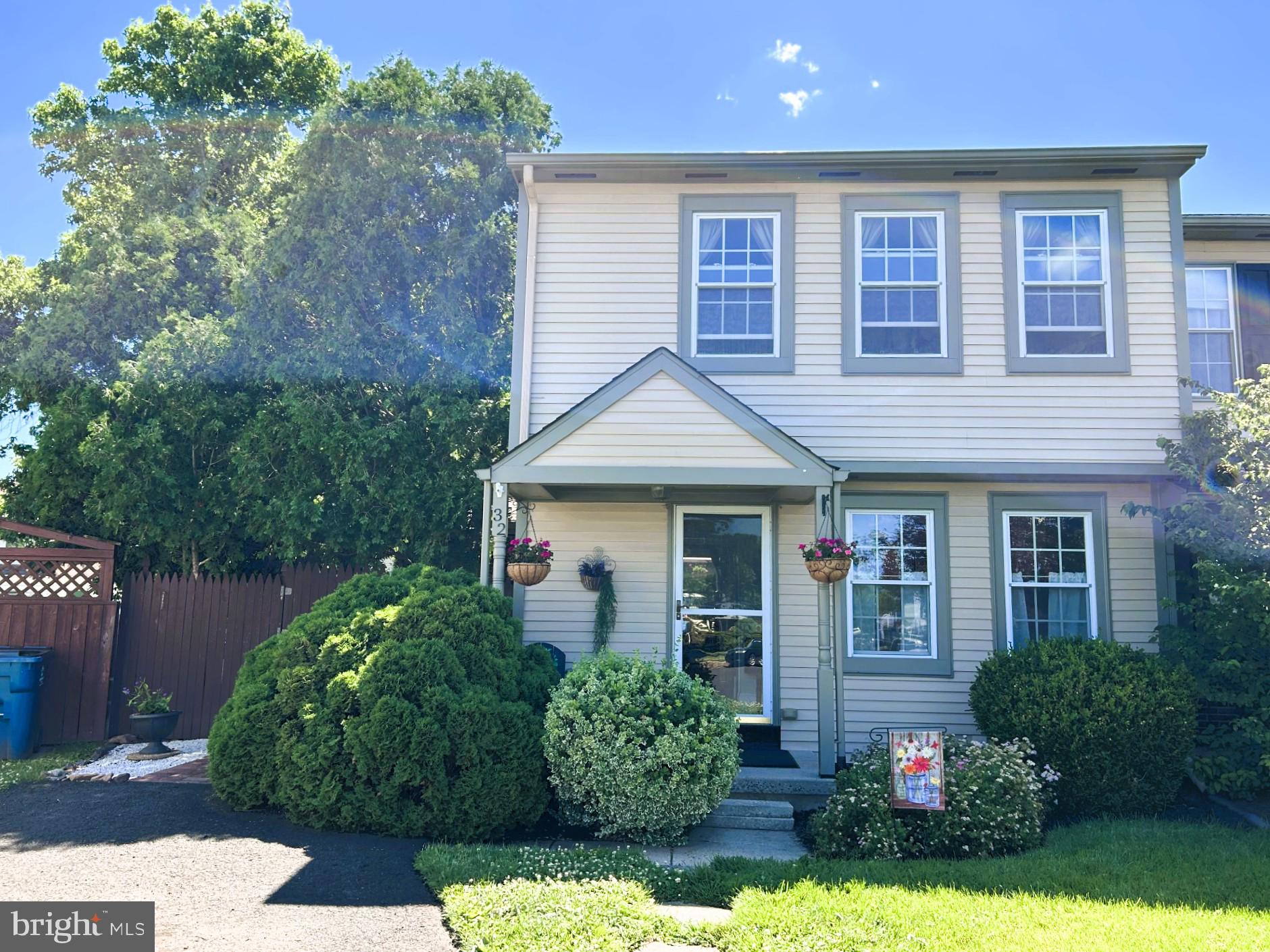 32 STEEPLECHASE CIRCLE