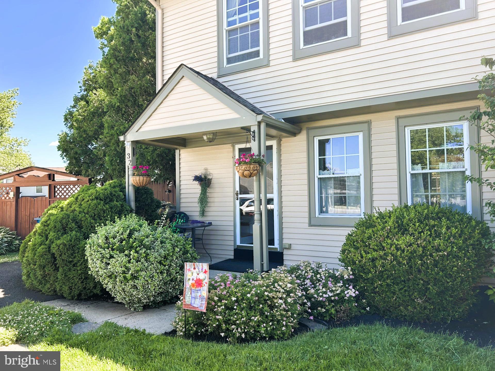 32 STEEPLECHASE CIRCLE