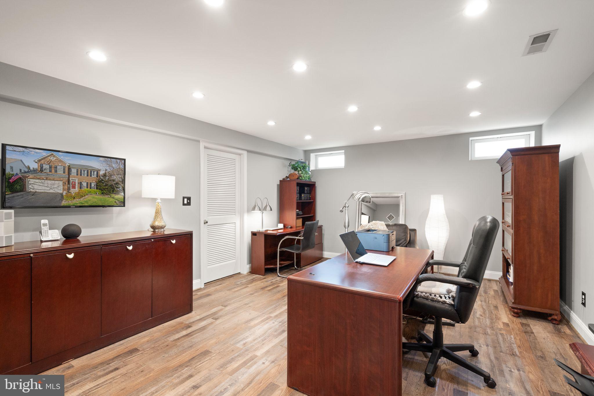 VIRGINIA OAKS - Residential