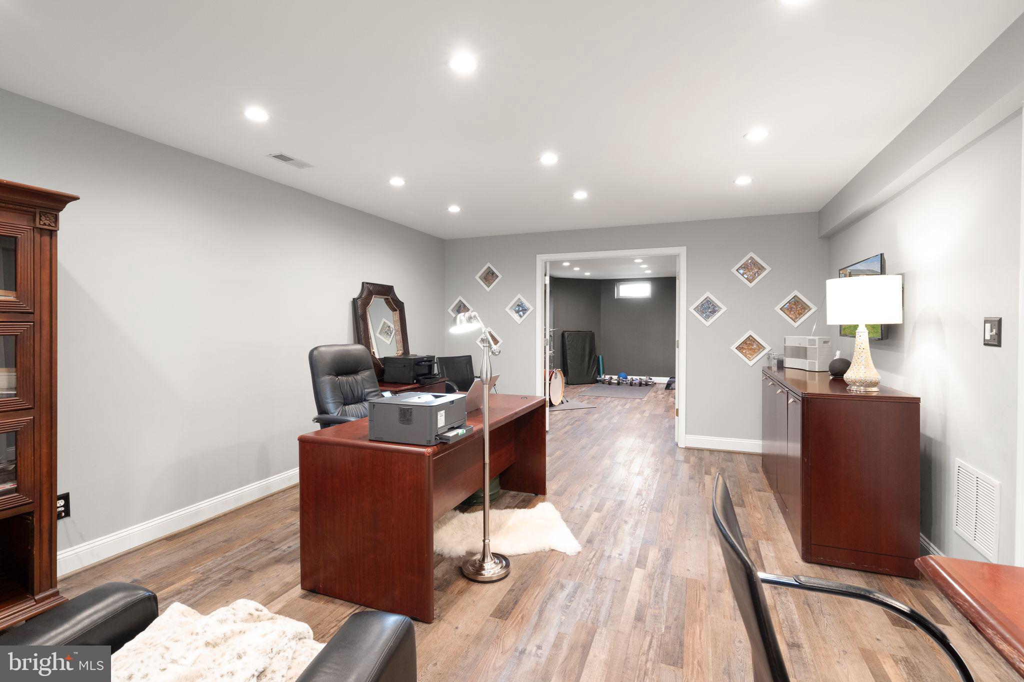 VIRGINIA OAKS - Residential